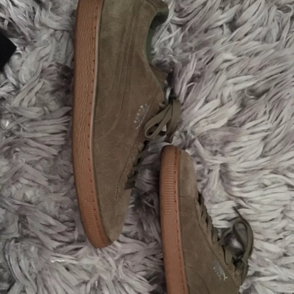 Olive Pumas Men’s 8.5